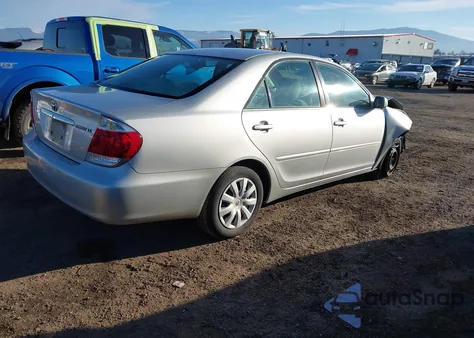 2005 Toyota Camry Le z USA, uszkodzony, nr VIN 4T1BE32K15U591283